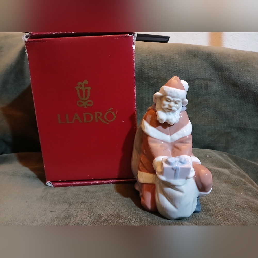 Lladro Santa Porcelain Figurine